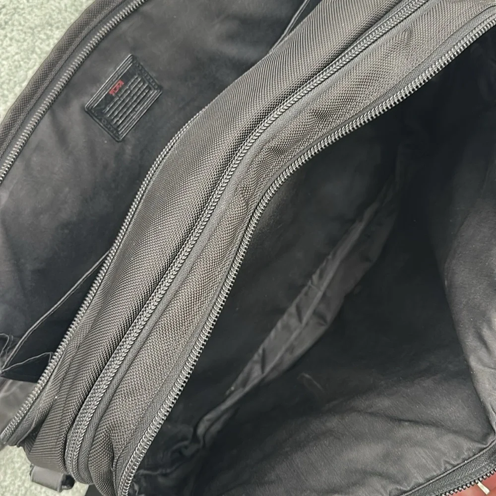 Tumi Alpha Expandable Black Ballistic Briefcase 26160DH Laptop Business Travel